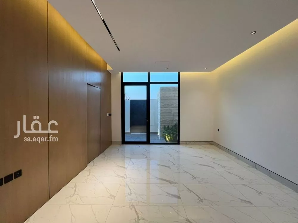 فيلا 5 غرف في النرجس 4