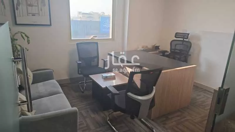 مكتب 1575 م² في الملقا 5