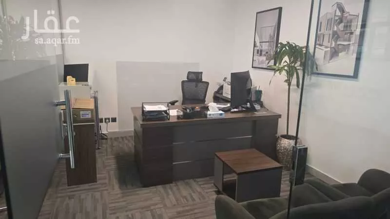 مكتب 1575 م² في الملقا 4