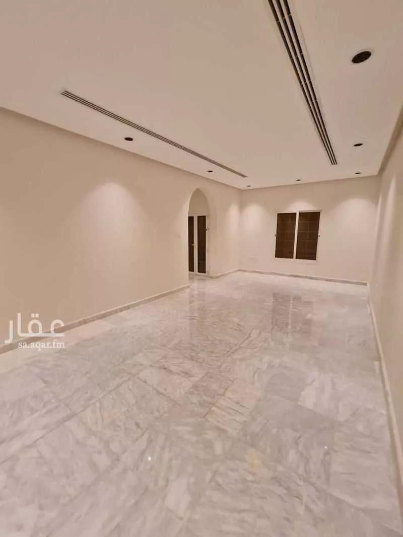 فيلا 6 غرف في السيف 5