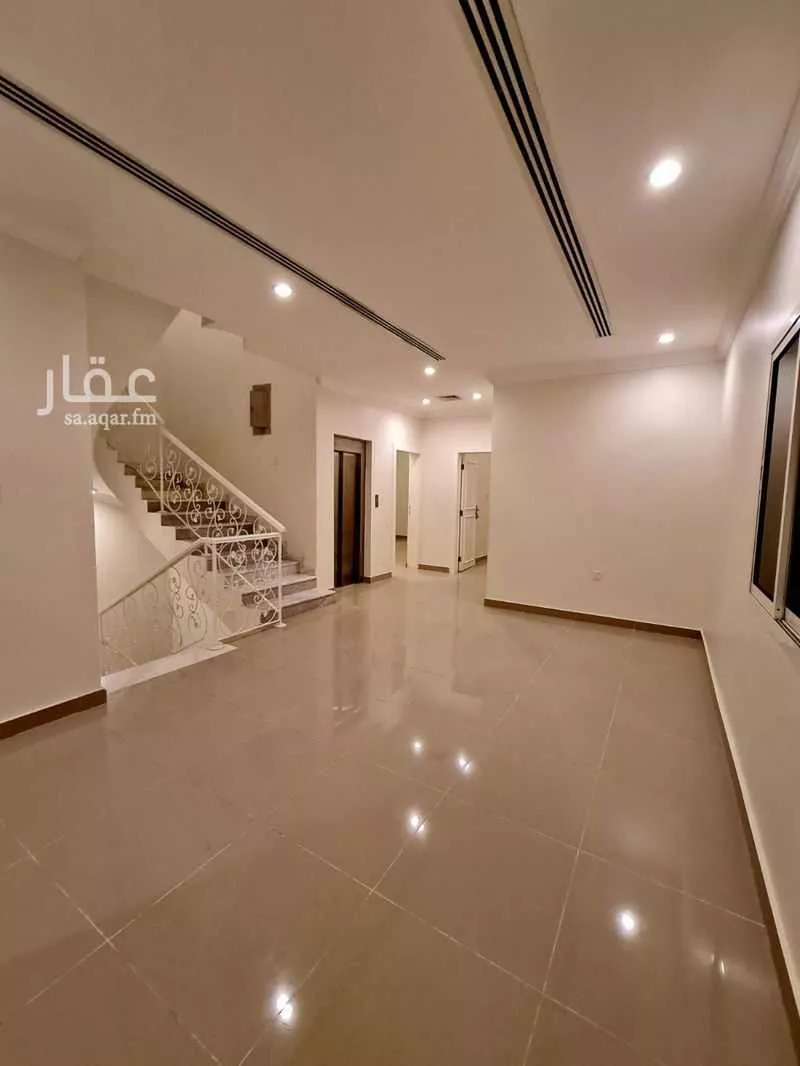 فيلا 6 غرف في السيف 3