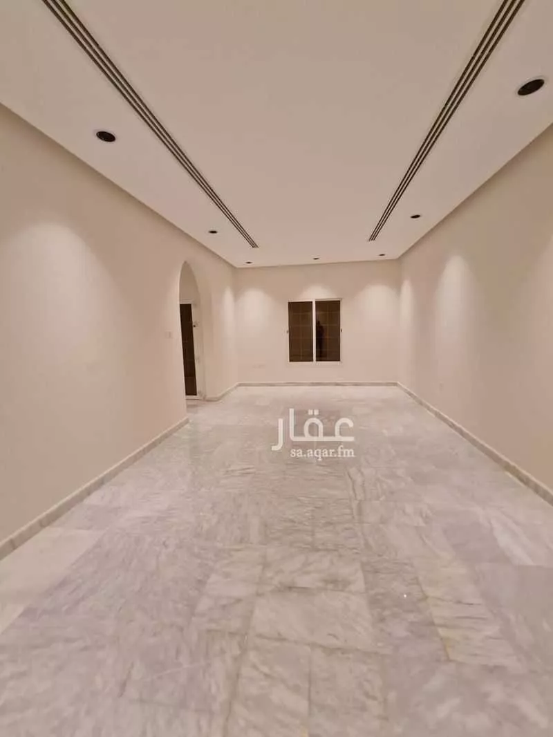 فيلا 6 غرف في السيف 4