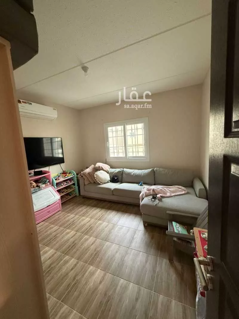 5 bedroom villa in Al Aridh 2