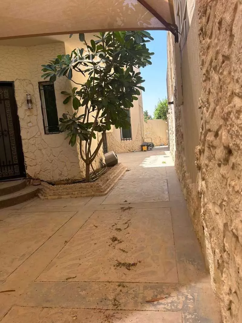 10 bedroom villa in Al Sahafah, Riyadh 18