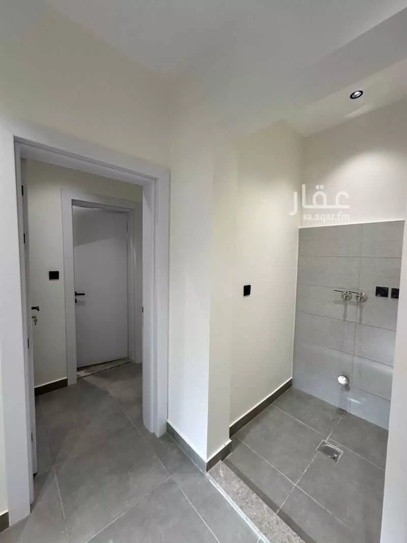 شقة 5 غرف في الروضة 4