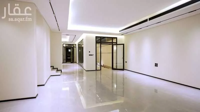 فيلا 4 غرف في العارض 3