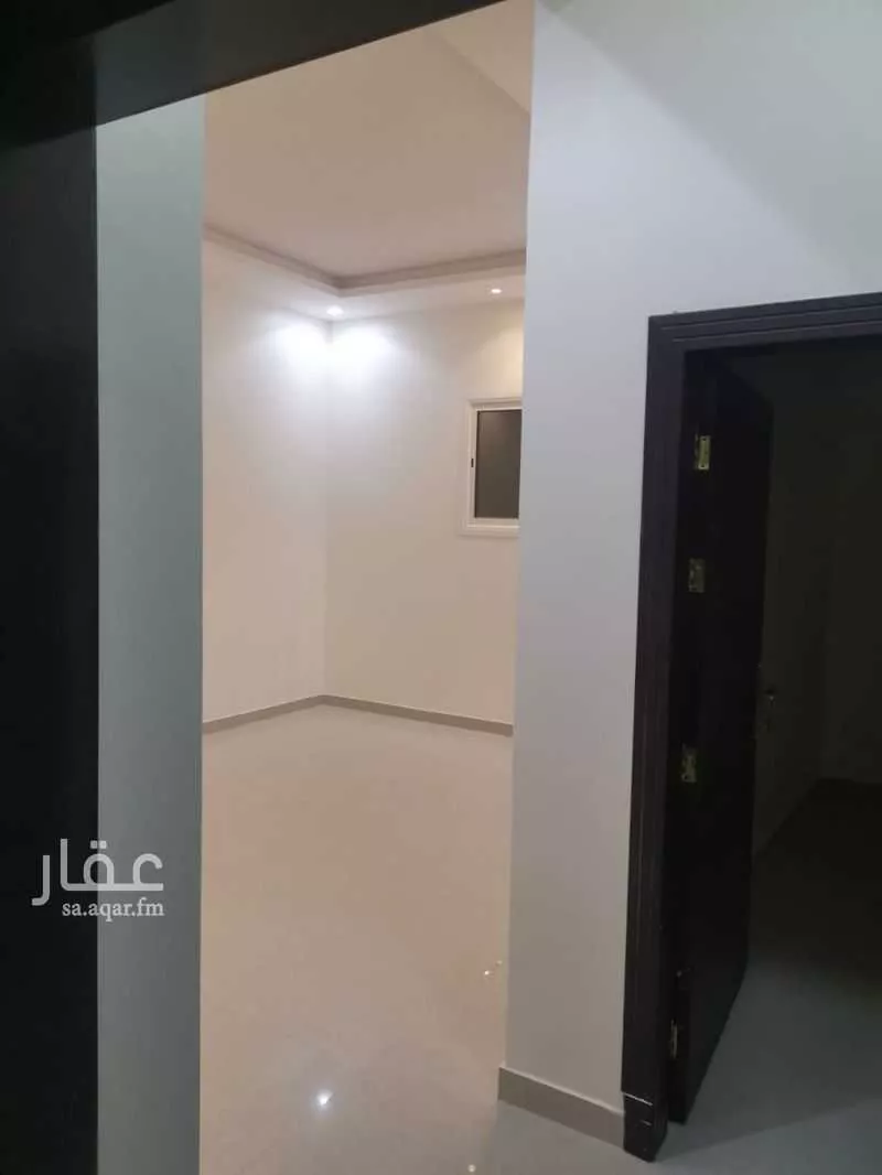 فيلا 4 غرف في العارض 4