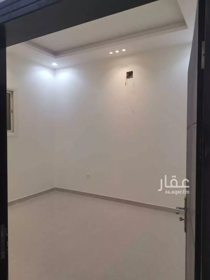 فيلا 4 غرف في العارض 3