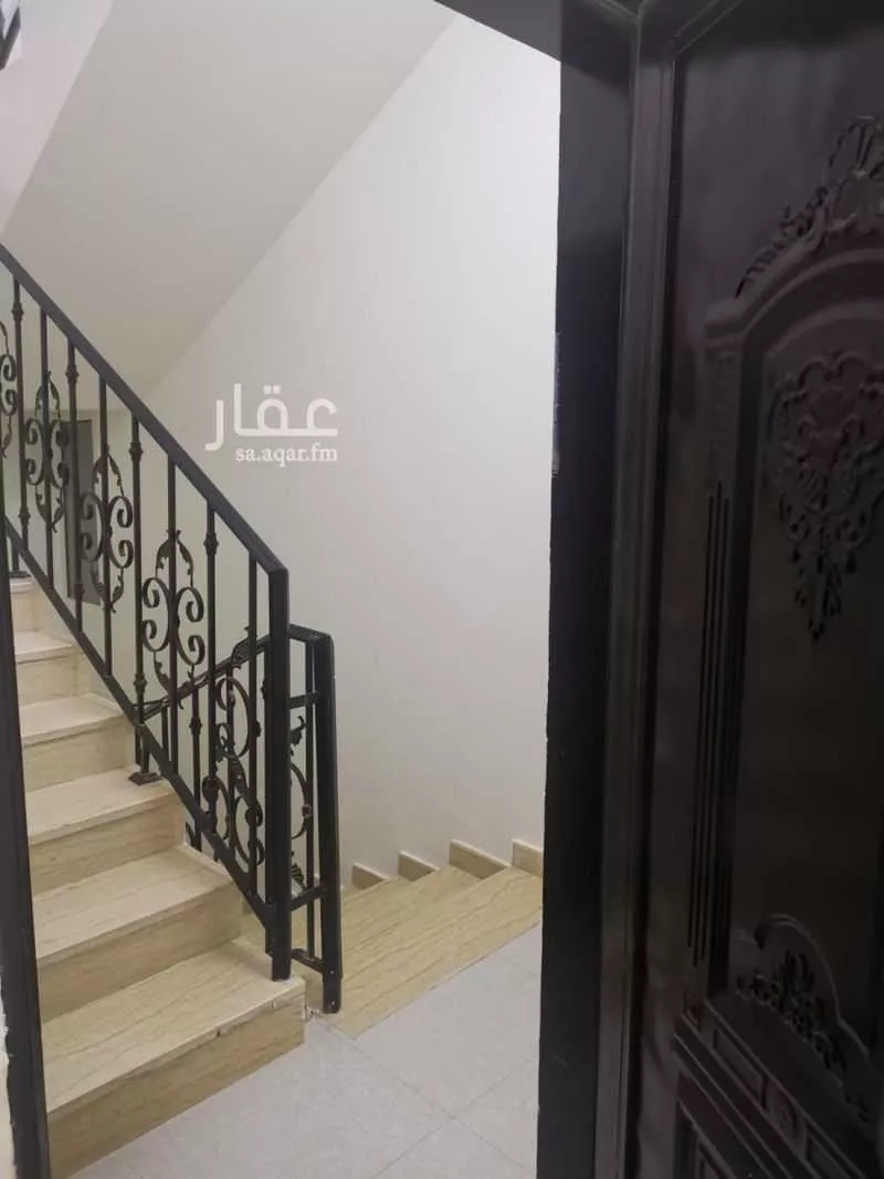 فيلا 4 غرف في العارض 5