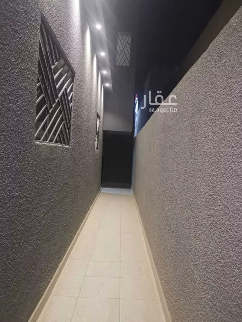 فيلا 4 غرف في العارض 2