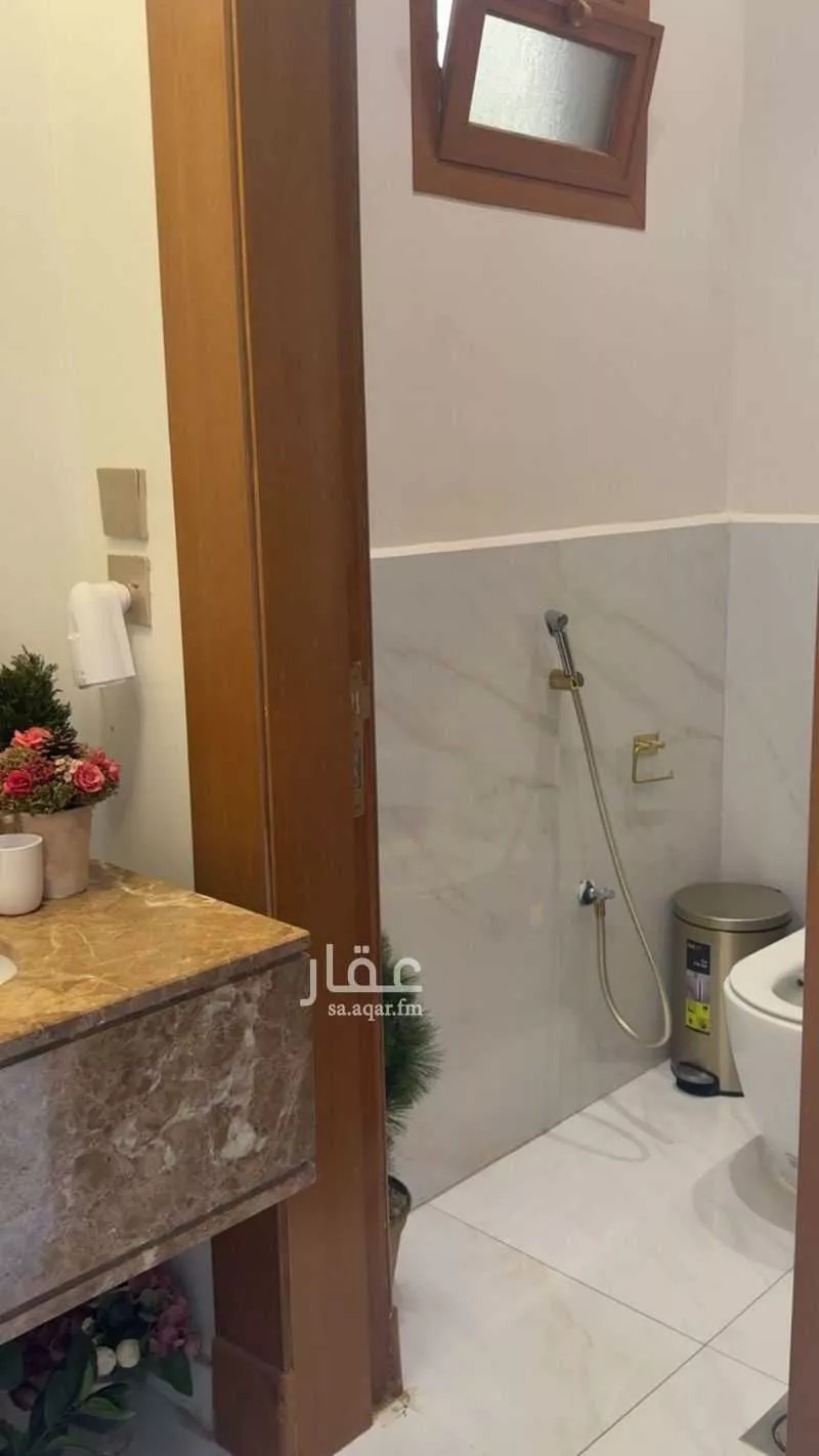 فيلا 6 غرف في الملقا 5