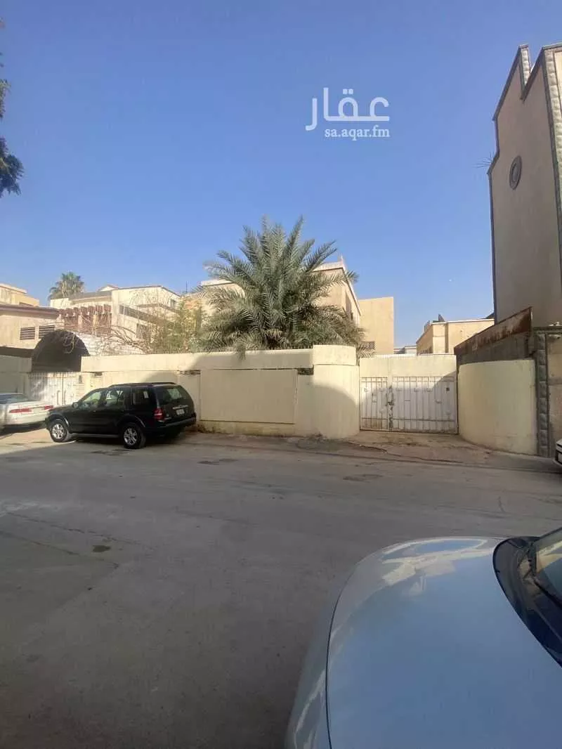 5 bedroom villa in Al Malaz 1