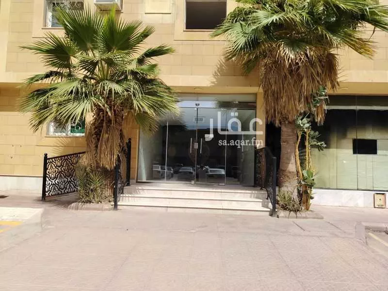 عمارة 900 م² في الريان 4