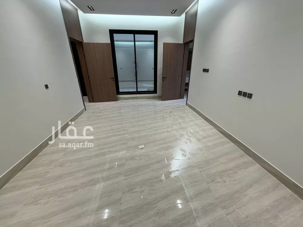 فيلا 5 غرف في الرمال 2