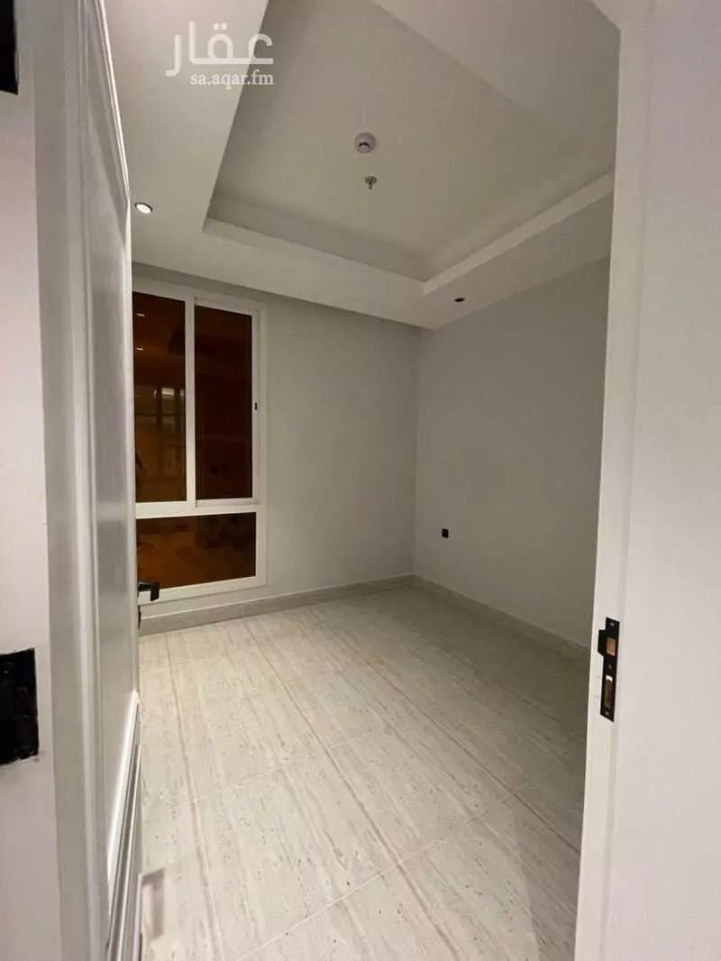 4 bedroom apartment in King Abdul Aziz, Riyadh 6