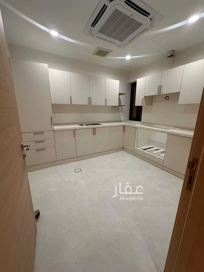 شقة 5 غرف في الملقا 3