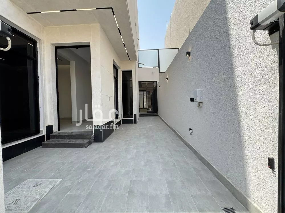 فيلا 5 غرف في الشرق 2