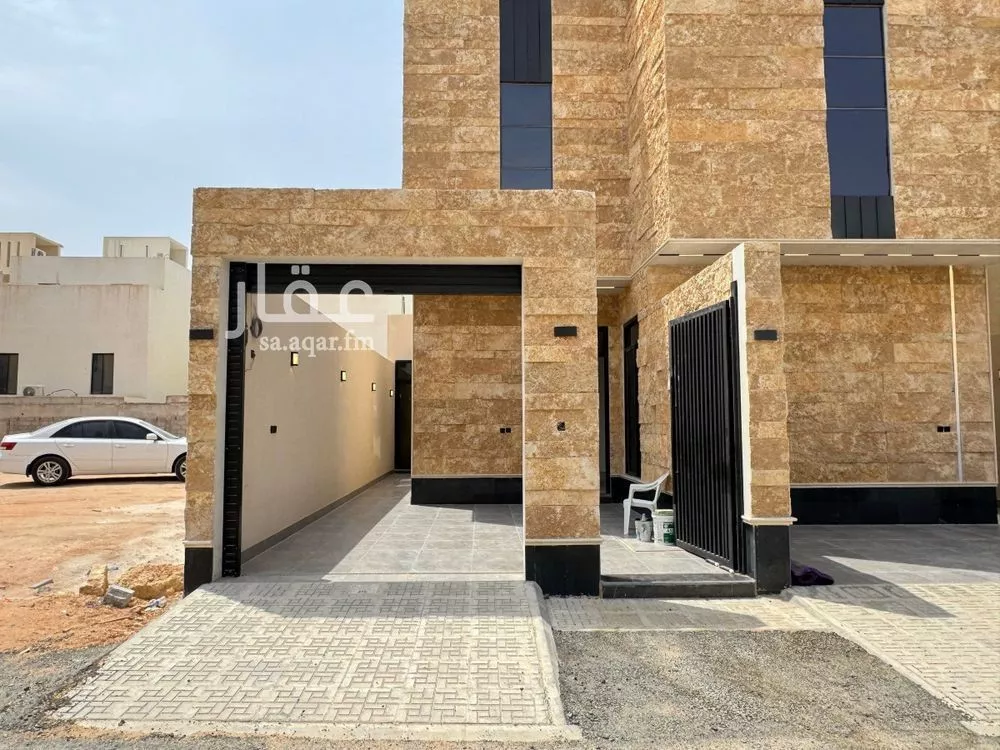 5 bedroom floor in Ash Sharq 2