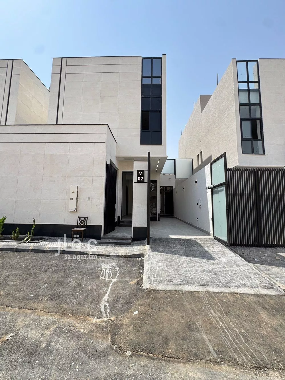 فيلا 5 غرف في الشرق 1