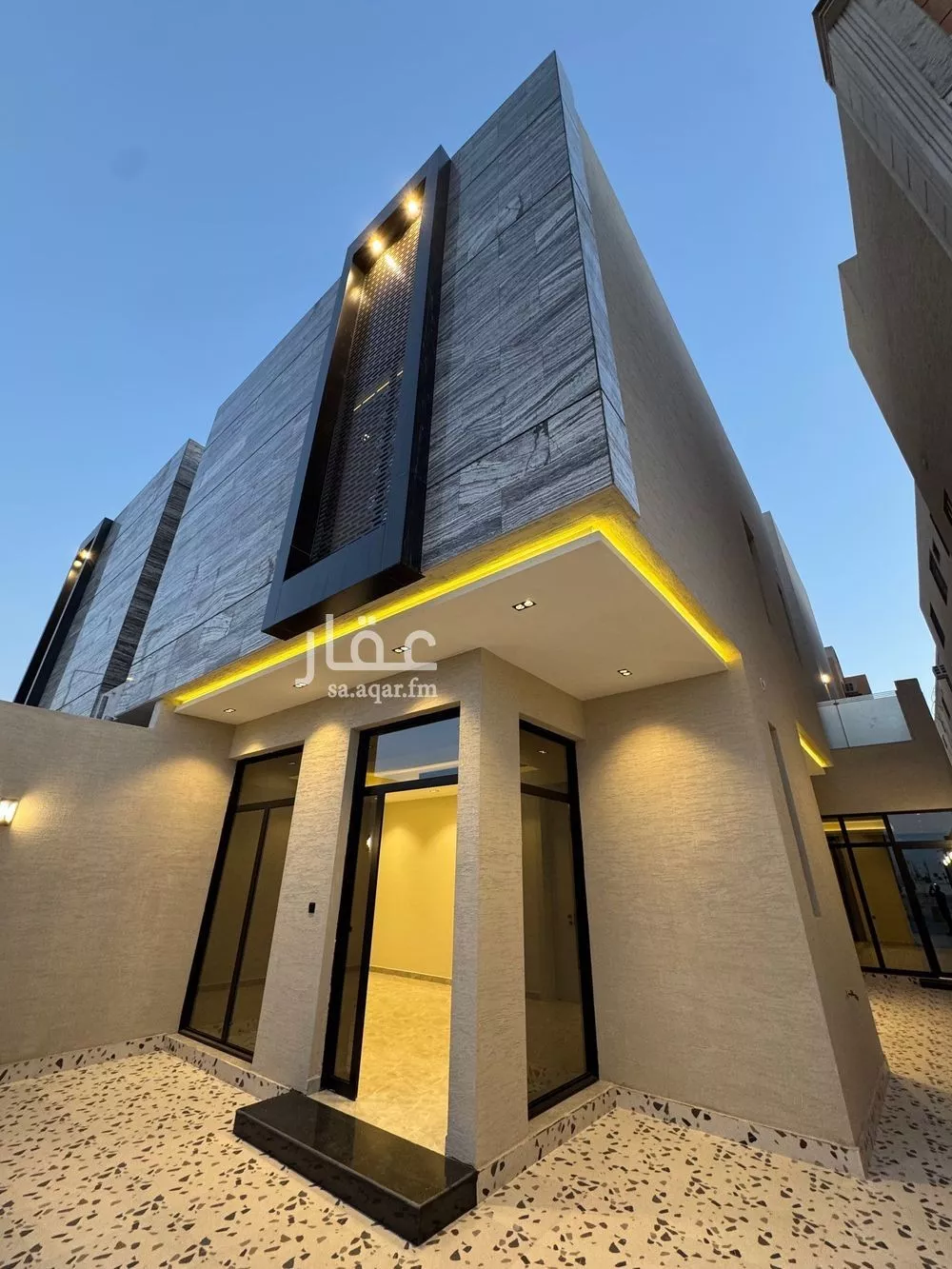 5 bedroom duplex in King Faisal 3