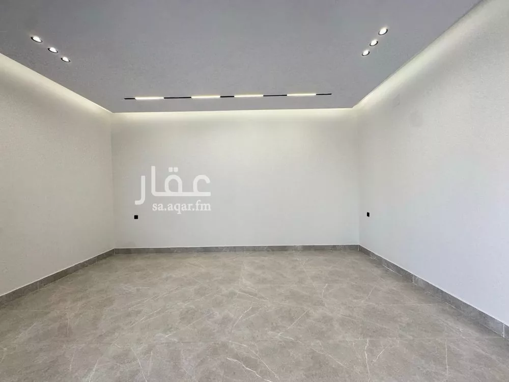 فيلا 5 غرف في الشرق 4