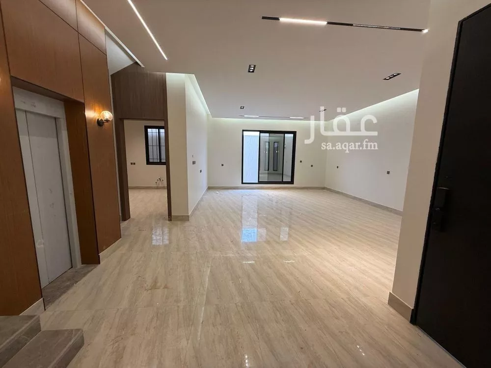 فيلا 5 غرف في الرمال 2