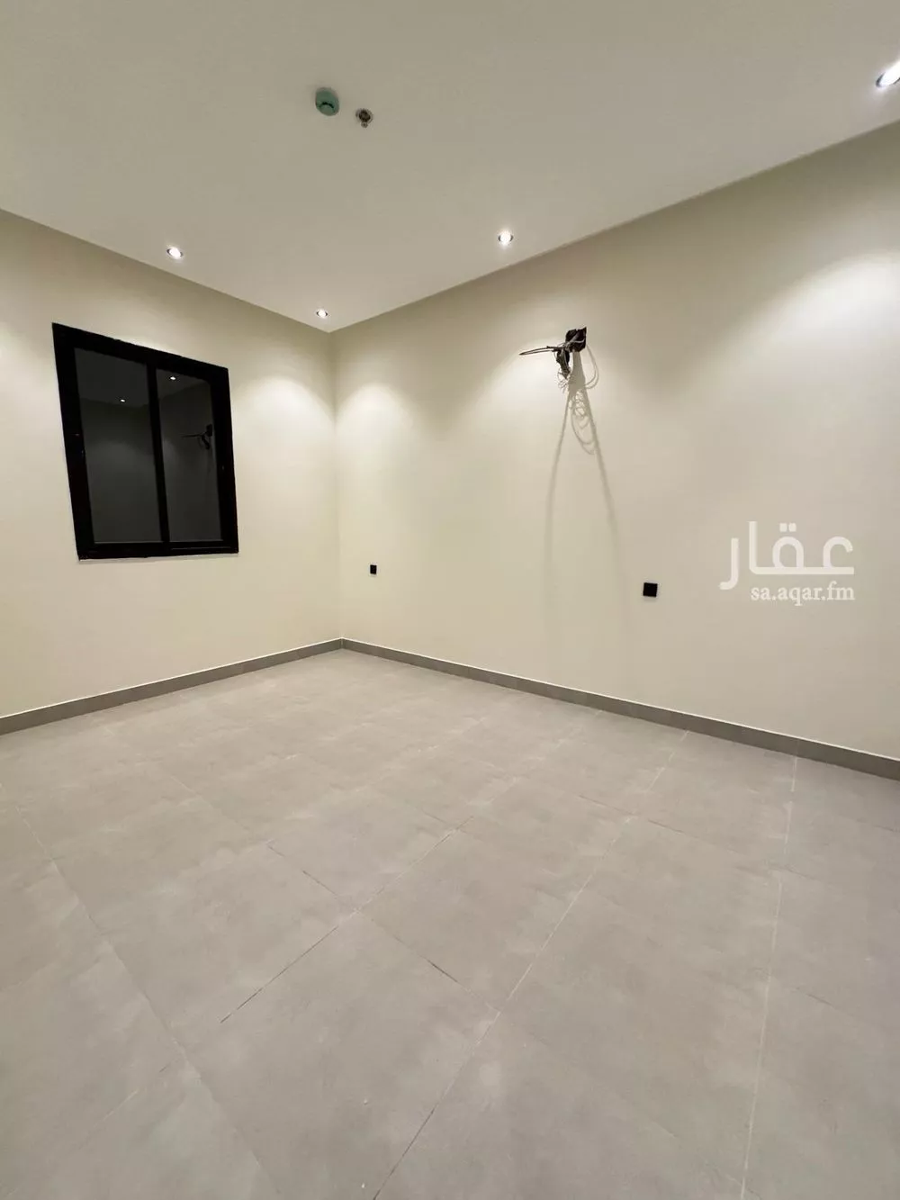 شقة 4 غرف في الرمال 5