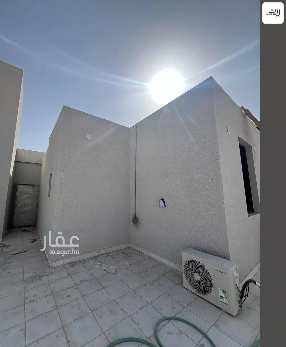 عمارة 812 م² في العارض 4