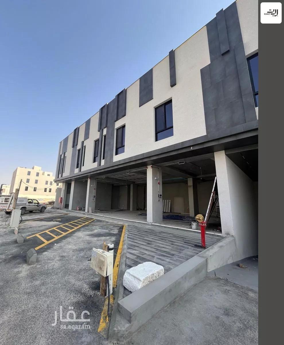 عمارة 812 م² في العارض 1