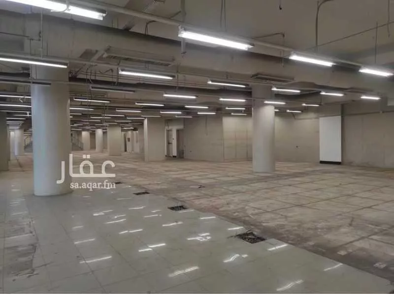 1400 sqm shop in Al Qiblatayn 3