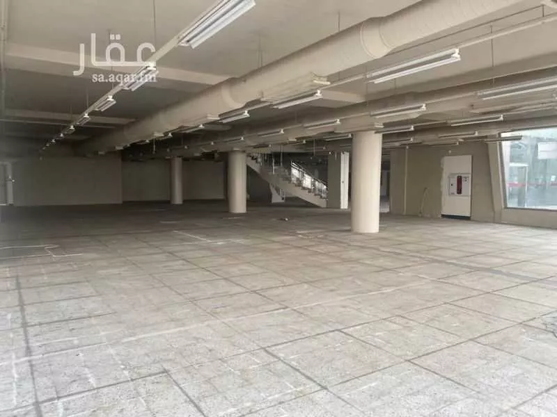 1400 sqm shop in Al Qiblatayn 4
