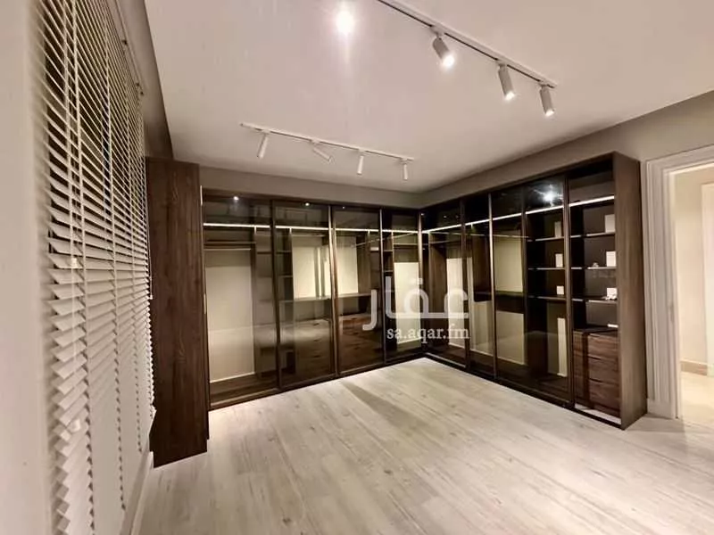 6 bedroom apartment in Al Qairawan 4