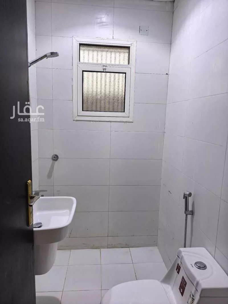 21 bedroom building in King Fahd, Madinah 21