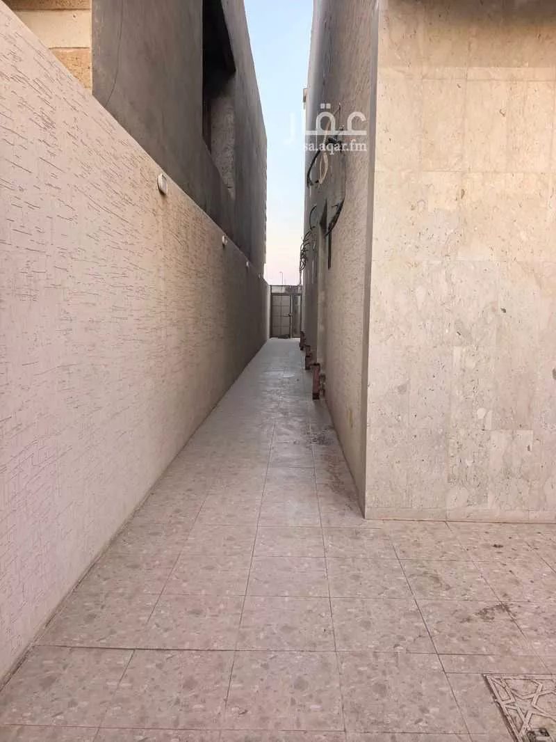 21 bedroom building in King Fahd, Madinah 24