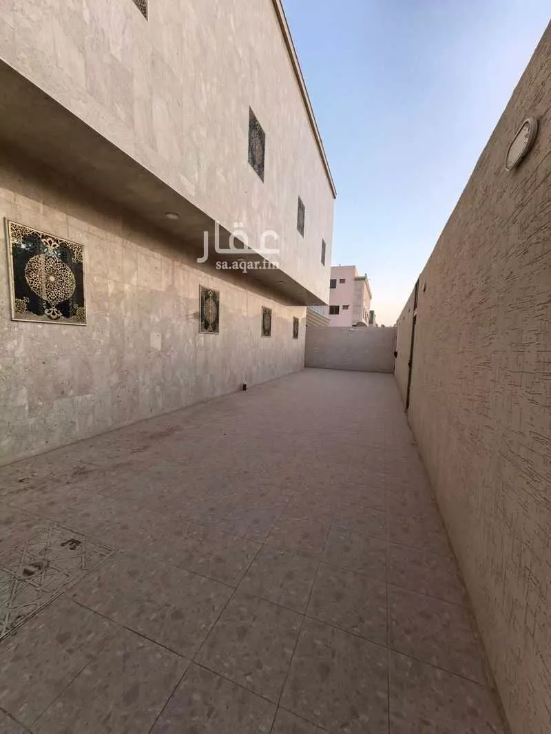 21 bedroom building in King Fahd, Madinah 23
