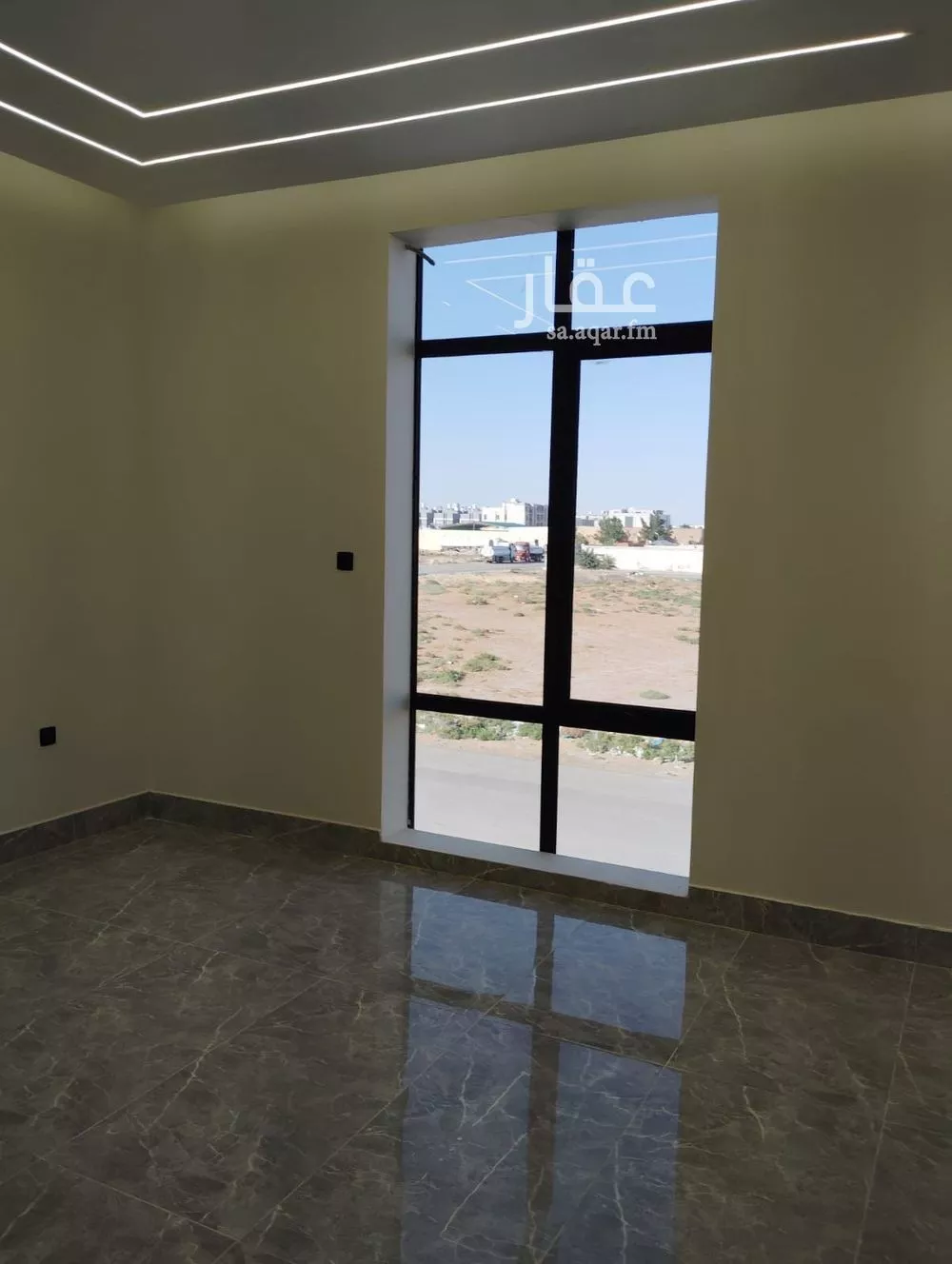 فيلا 4 غرف في العارض 5