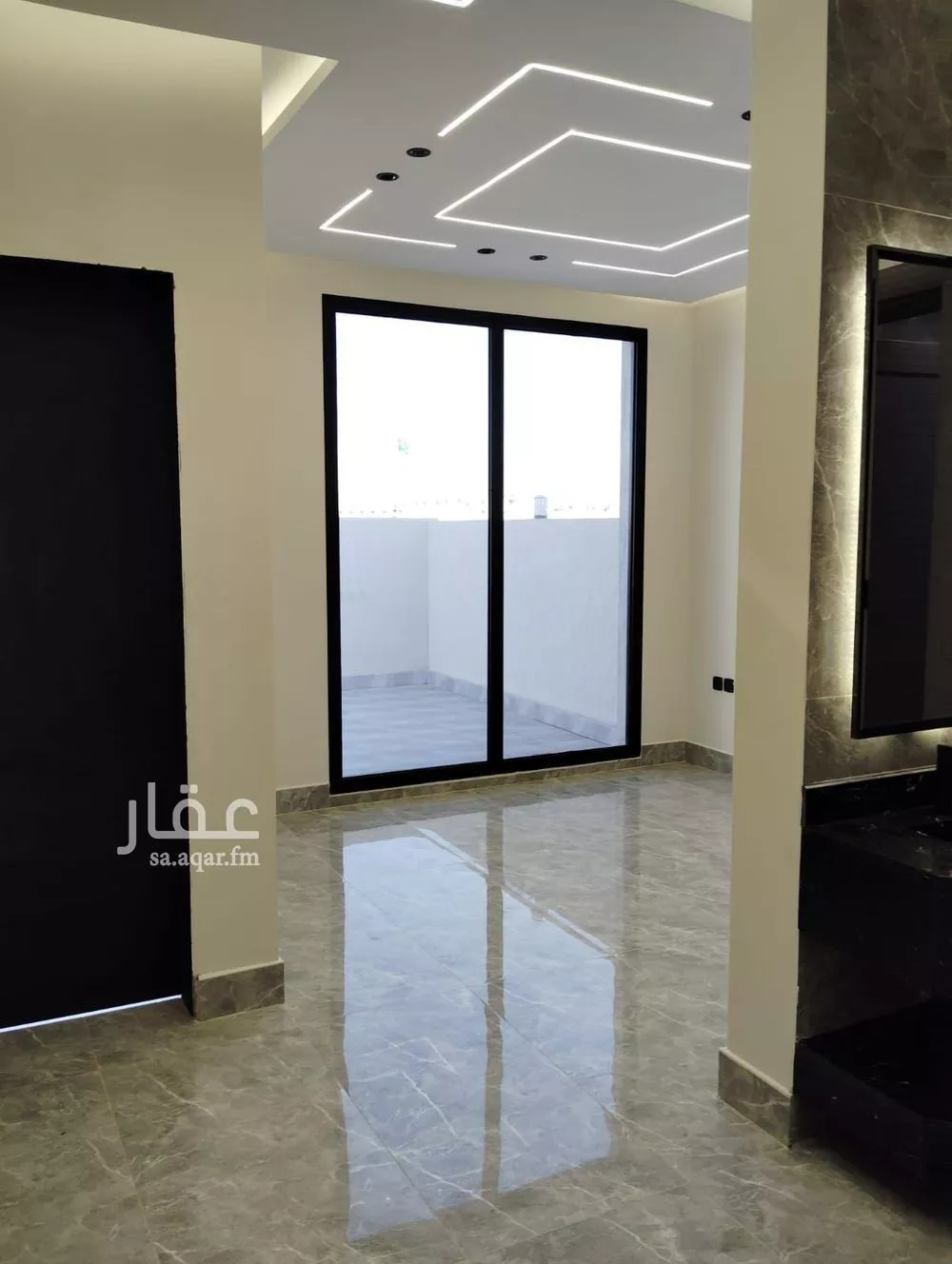 فيلا 4 غرف في العارض 2