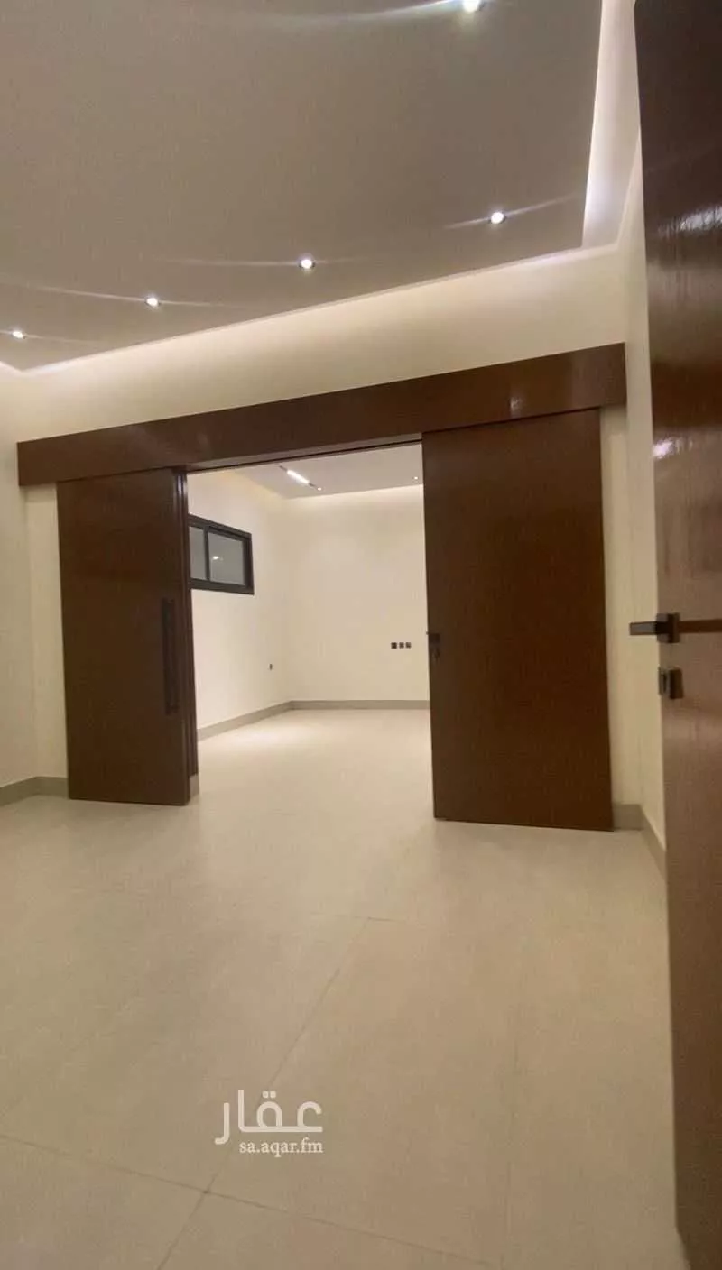 فيلا 5 غرف في عكاظ 4