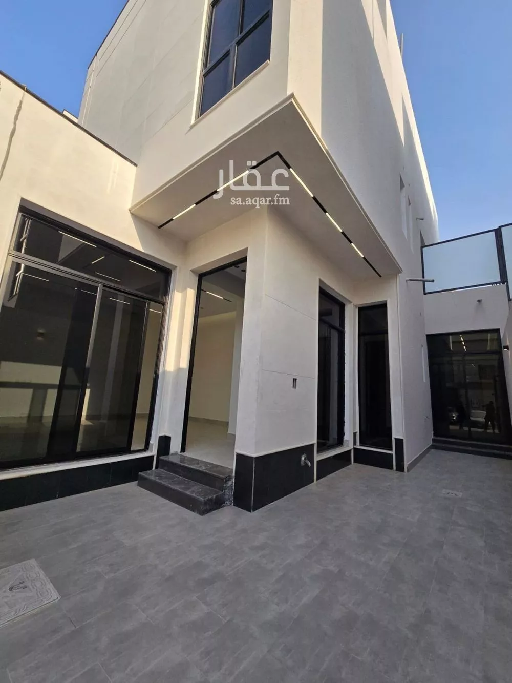 فيلا 5 غرف في الشرق 4