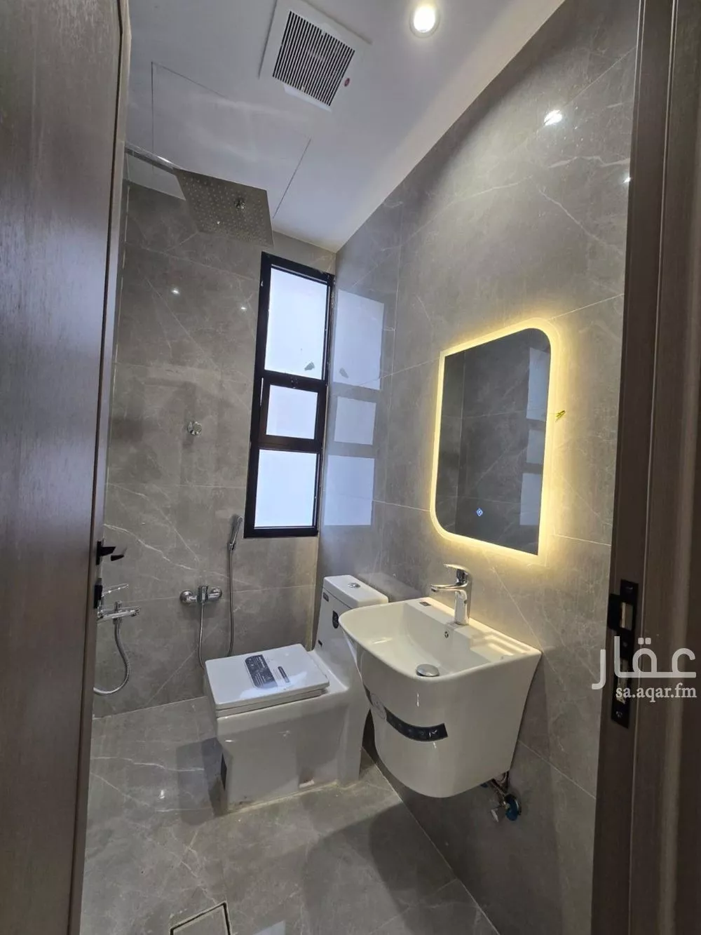 فيلا 5 غرف في الشرق 5