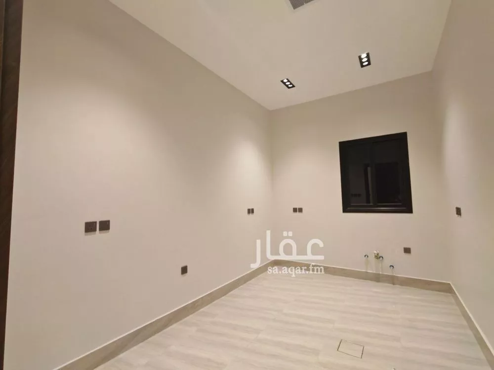 فيلا 5 غرف في الرمال 2