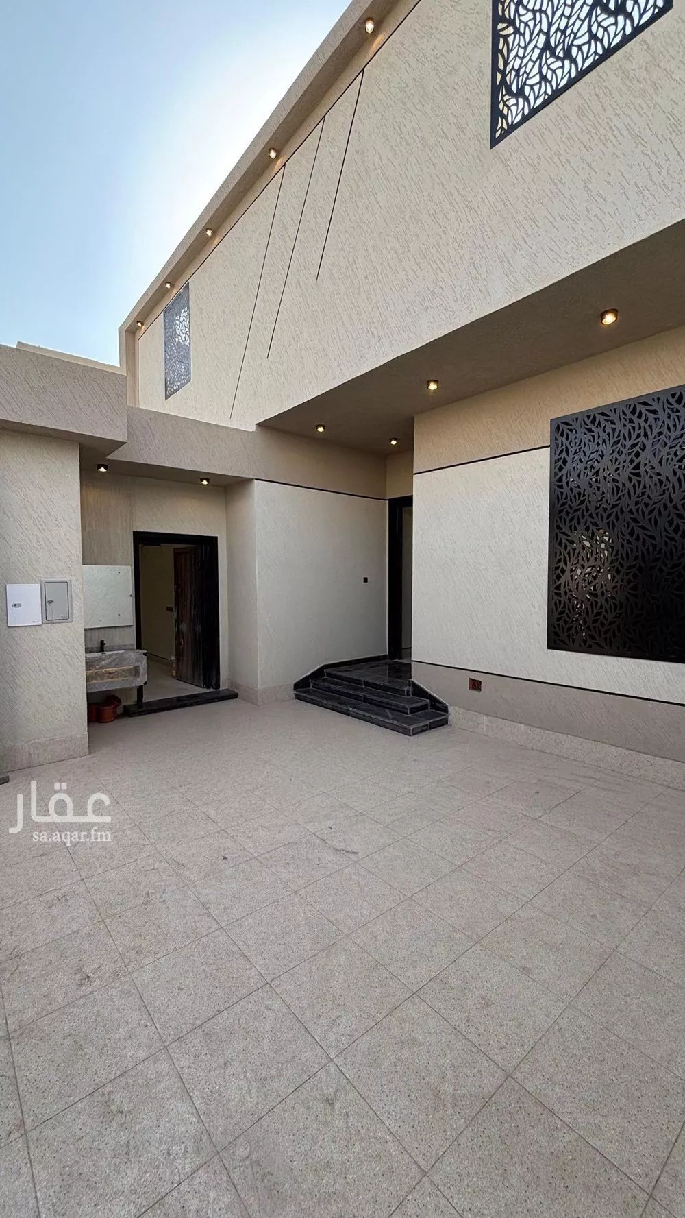 6 bedroom floor in Al Difa 1