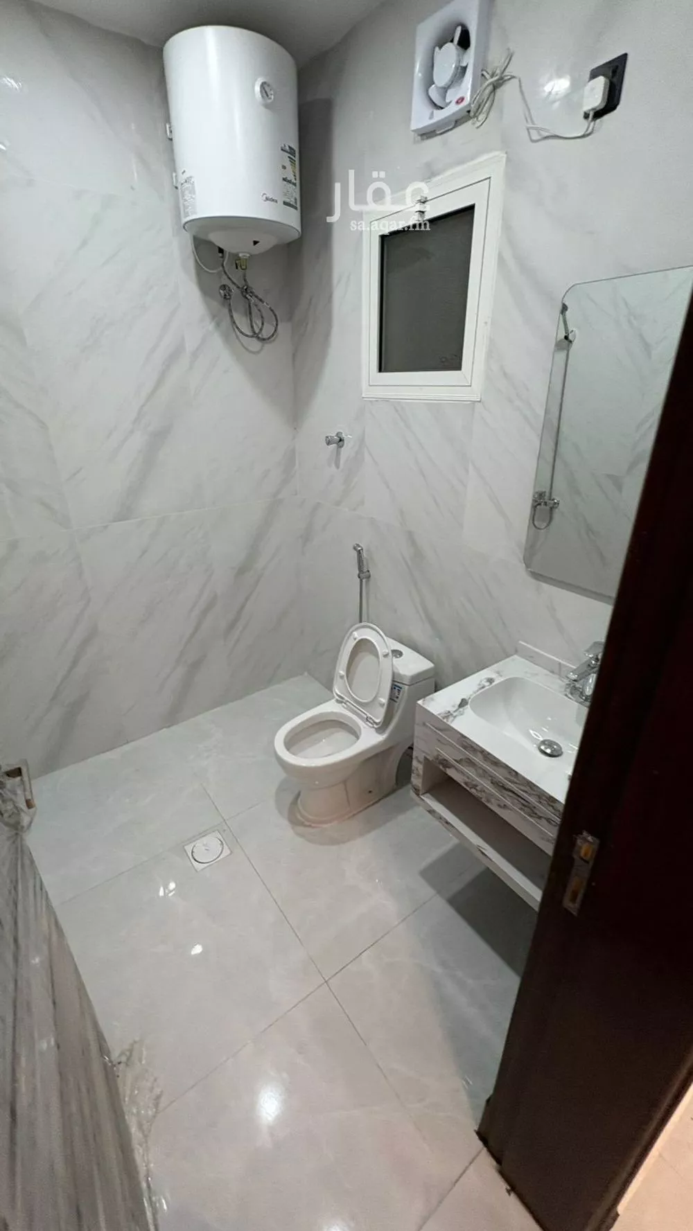 شقة 5 غرف في السكة الحديدية 2