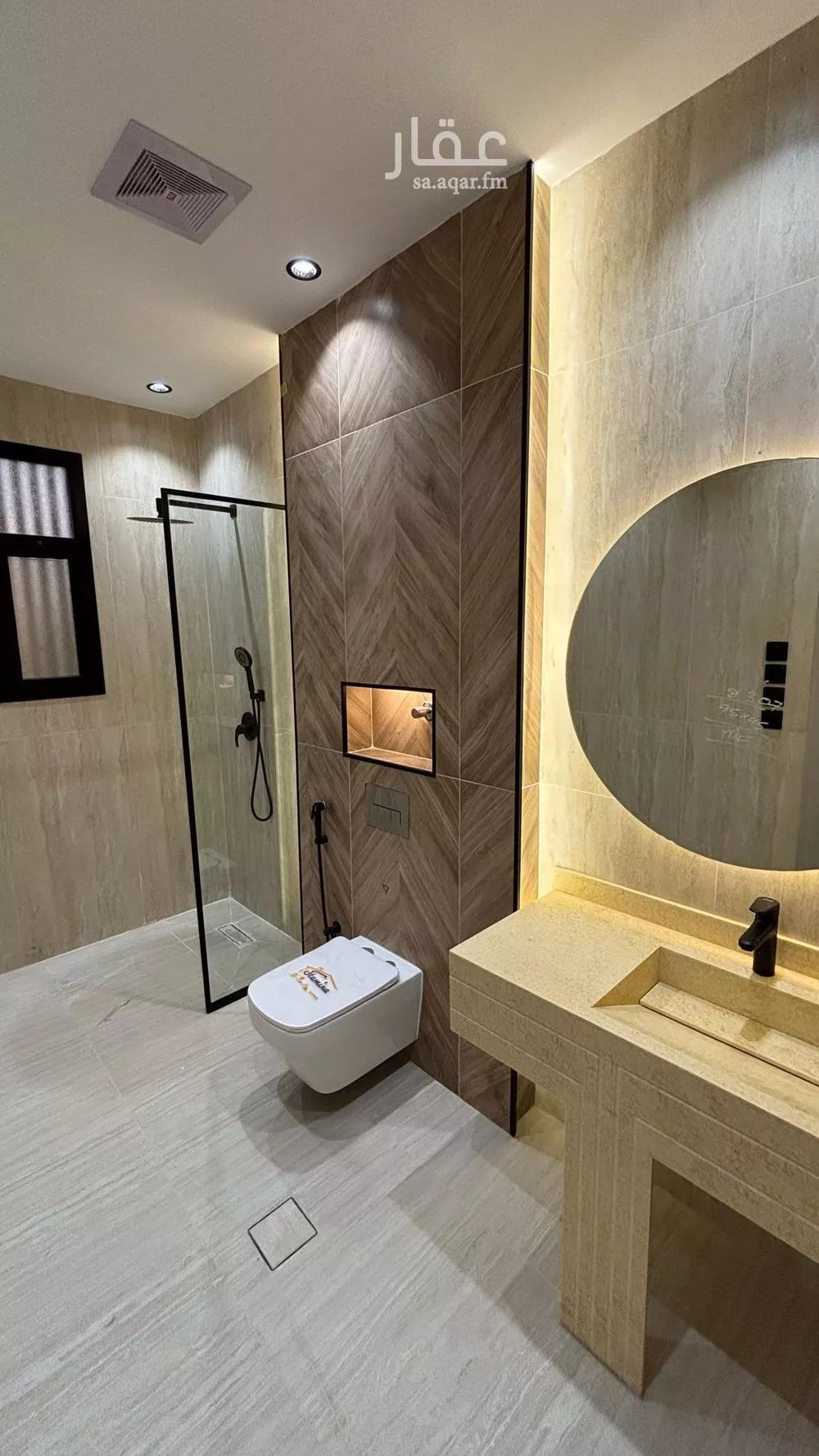 فيلا 6 غرف في الدفاع 3