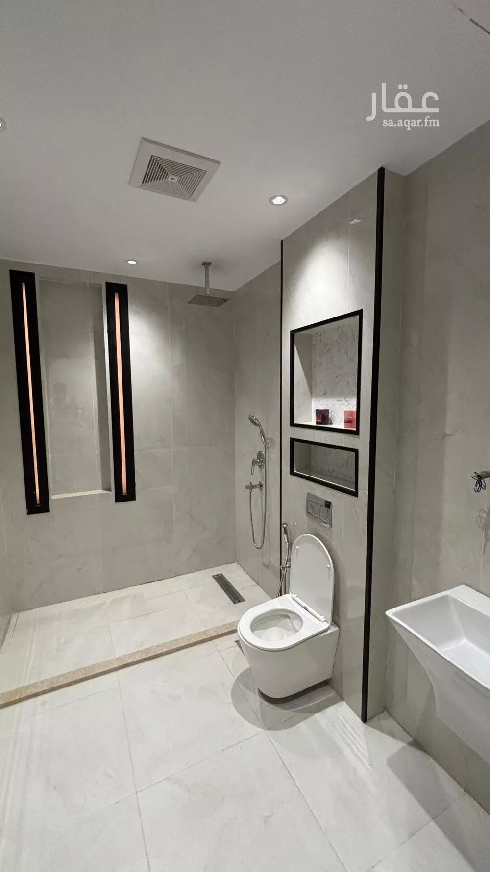 شقة 4 غرف في الاسكان 4