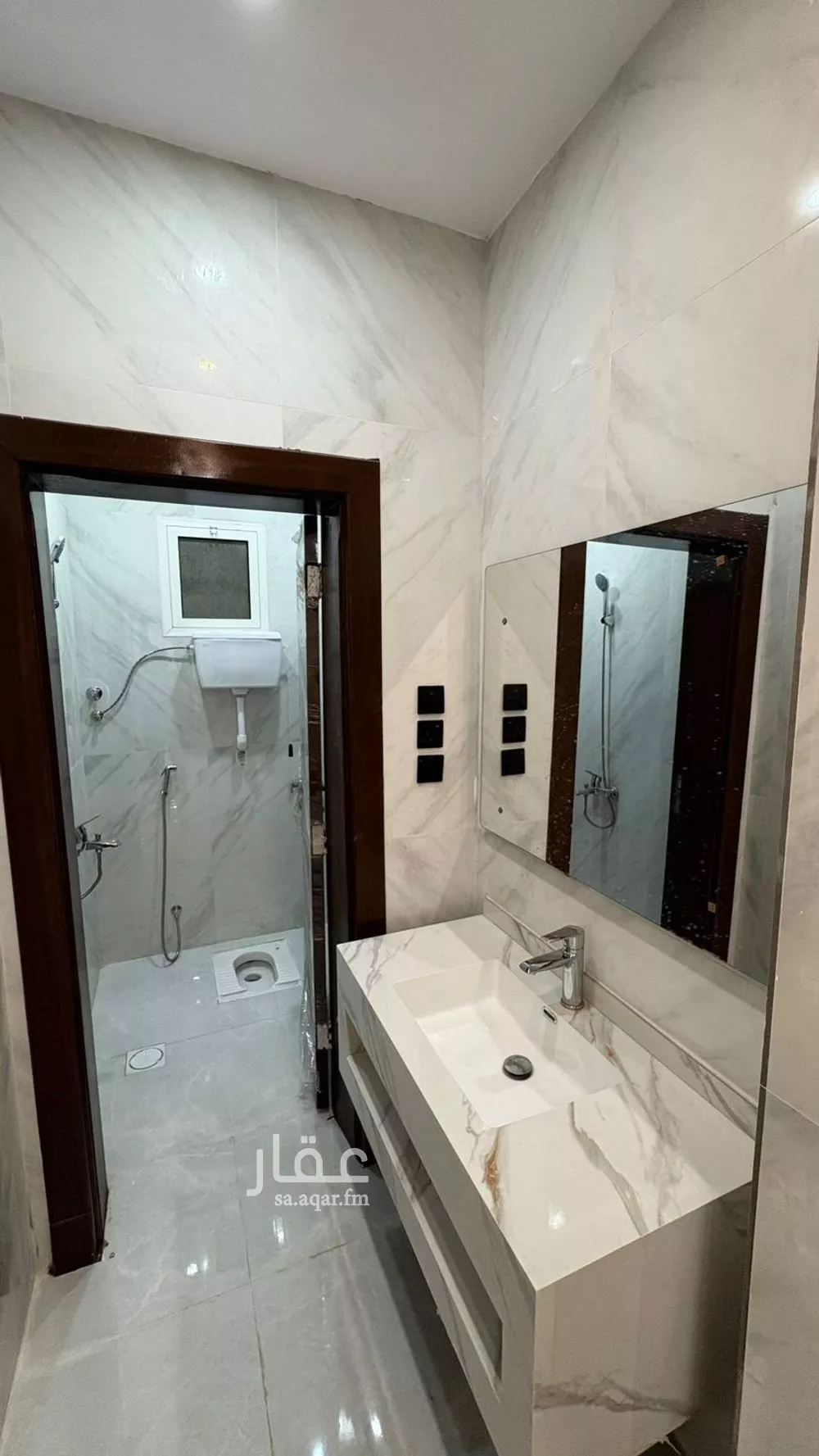 شقة 5 غرف في السكة الحديدية 3