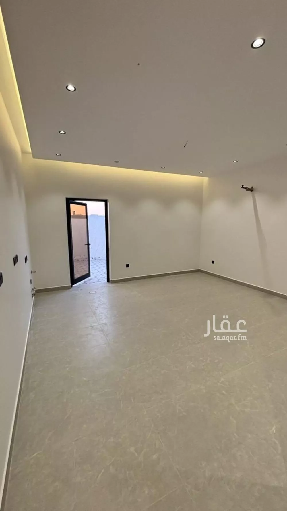 فيلا 5 غرف في الدفاع 5