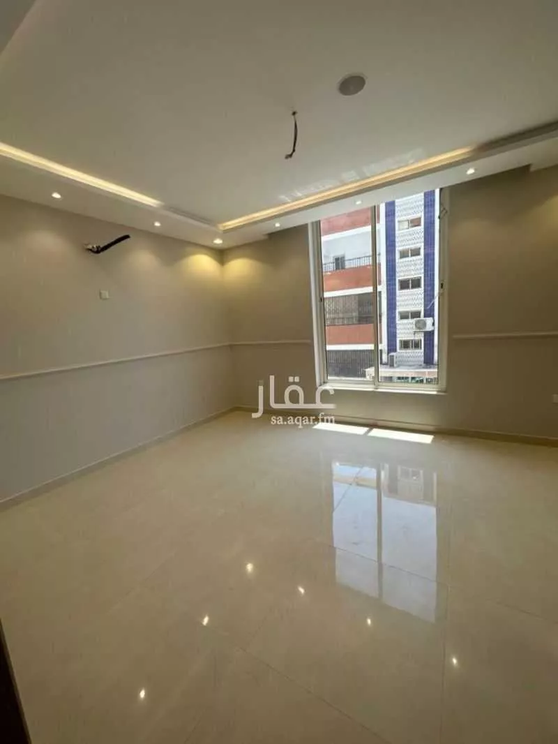 شقة 5 غرف في العزيزية 4