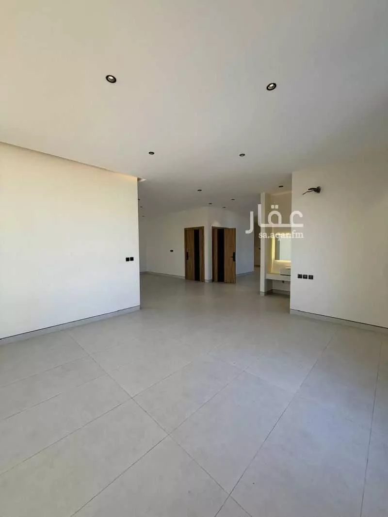 6 bedroom apartment in Al Rabwa 3