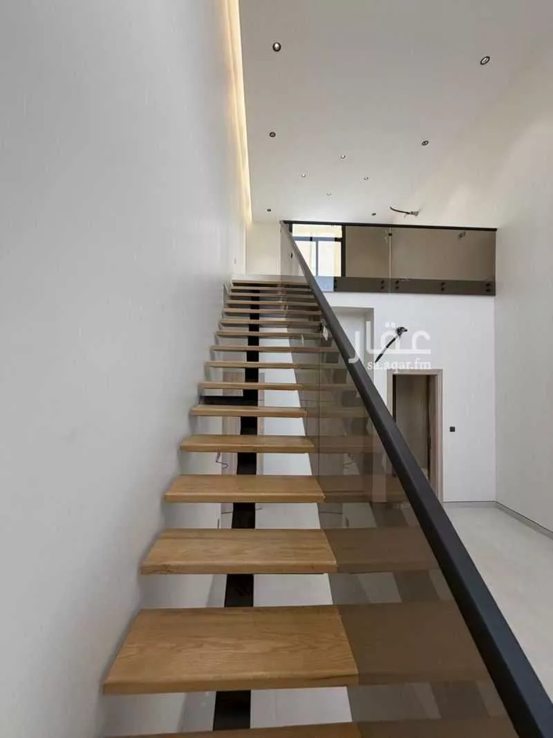 6 bedroom apartment in Al Rabwa 2